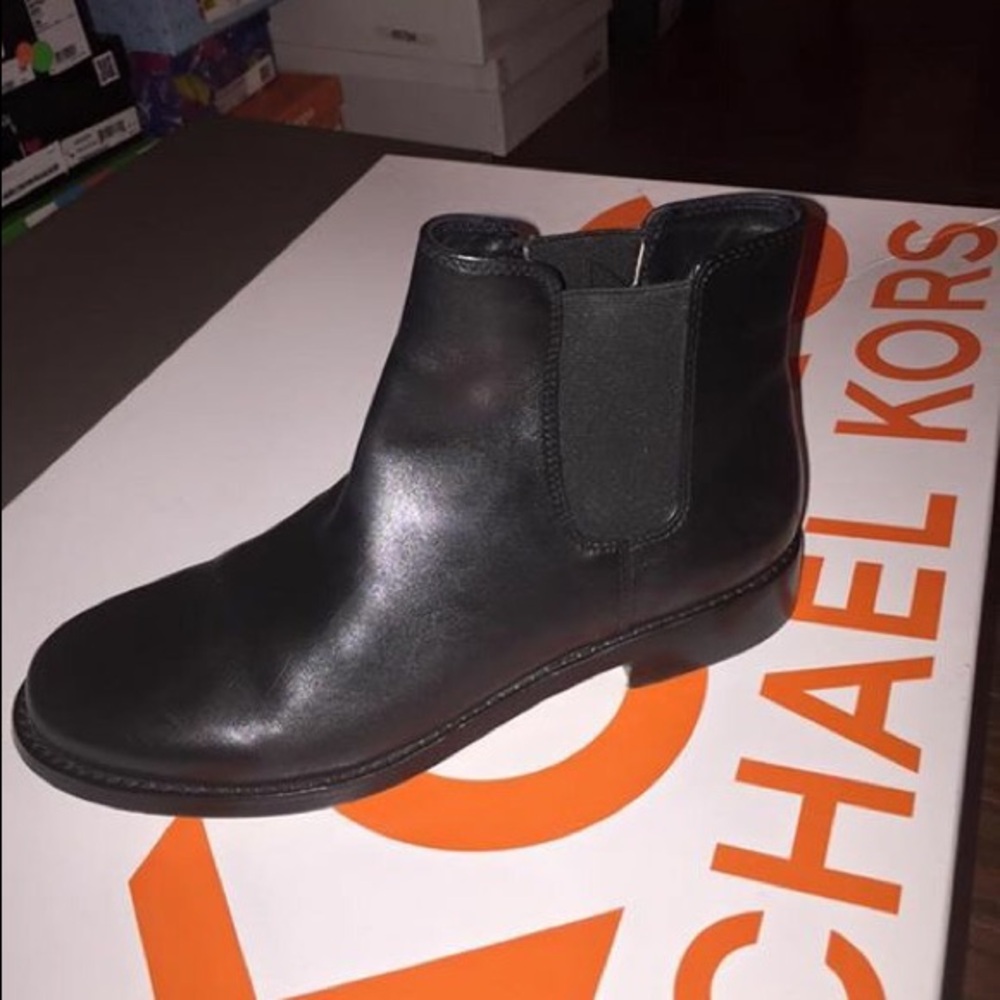 Michael Kors Black Faux Fur Leather Winter Boots - Picture 3 of 4